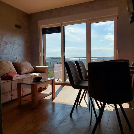 Divci Tron 10 Appartement *