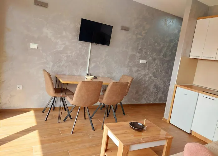 Divci Tron 10 Апартаменты *